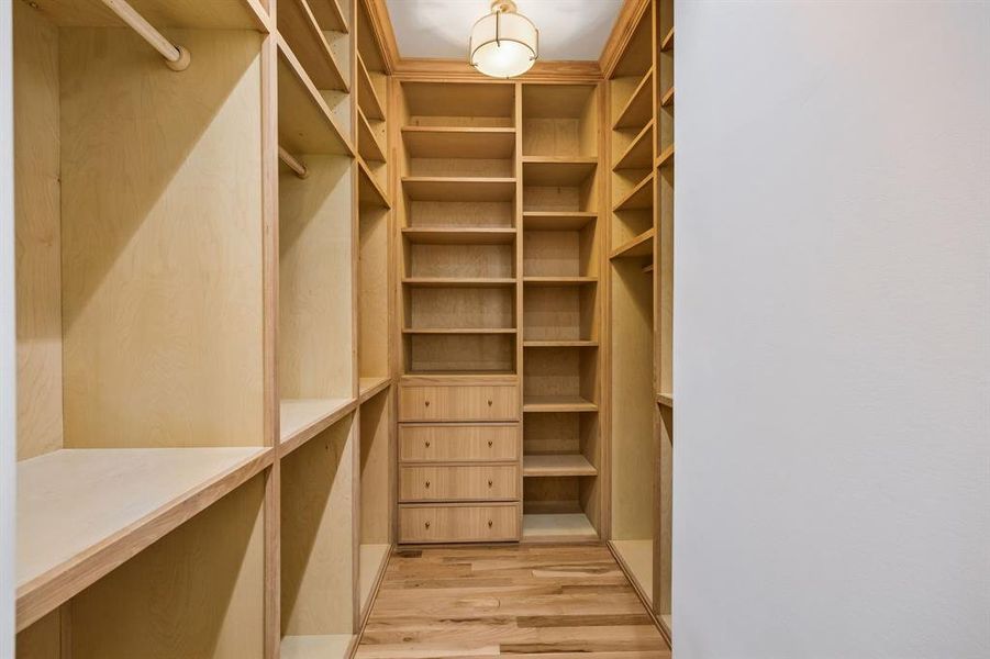 Furnished interior view inside a new home in , Dallas (Image 23).