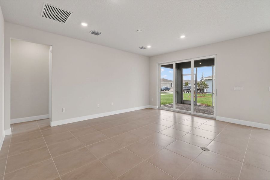 Spacious, unfurnished interior of a new home in Del Webb Tradition, Port St. Lucie (Image 63).