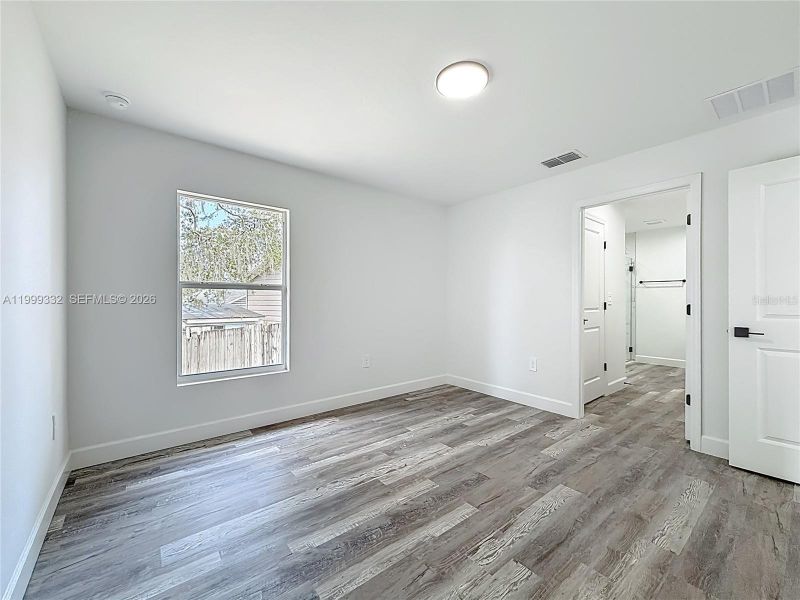 Spacious, unfurnished interior of a new home in , Ocala (Image 18).