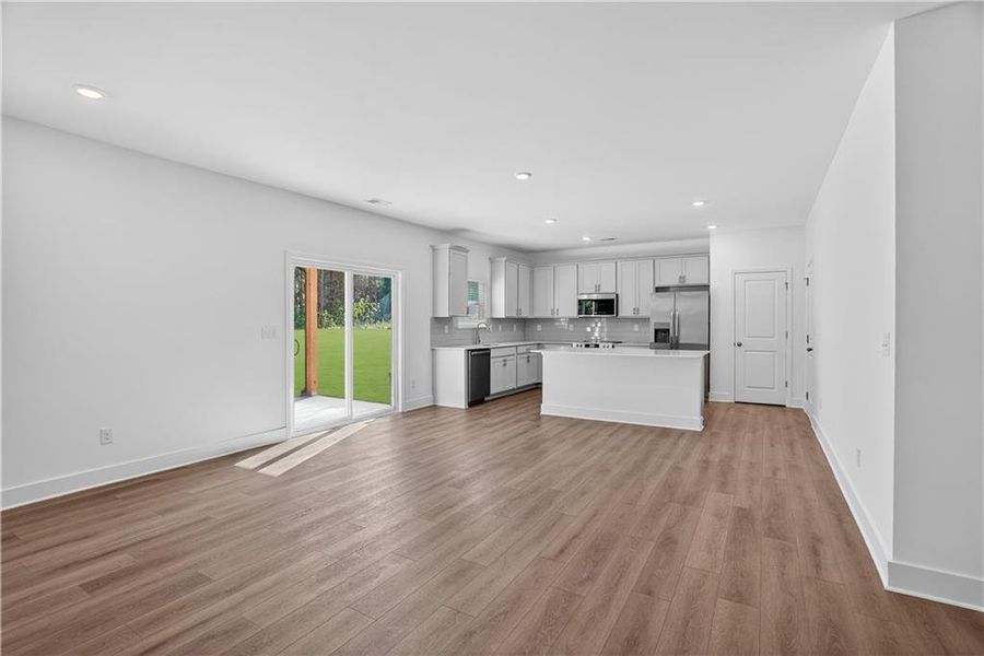 Spacious, unfurnished interior of a new home in Shadow Creek, Jackson (Image 22).