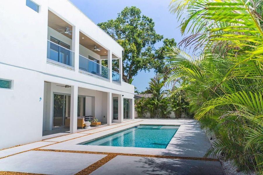 Exterior details and patio area of a home in , Sarasota (Image 4).