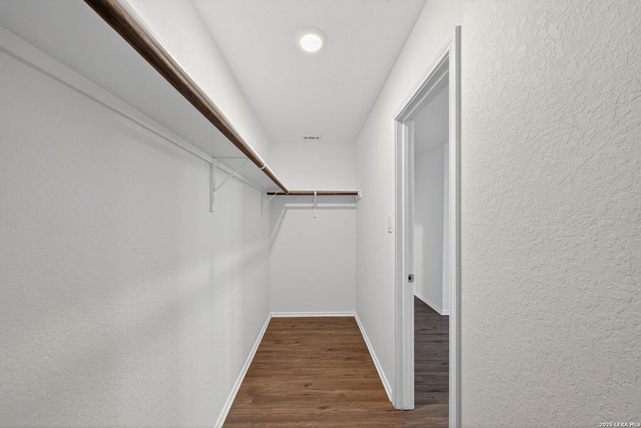 Spacious, unfurnished interior of a new home in Hidden Trails, Bulverde (Image 10).