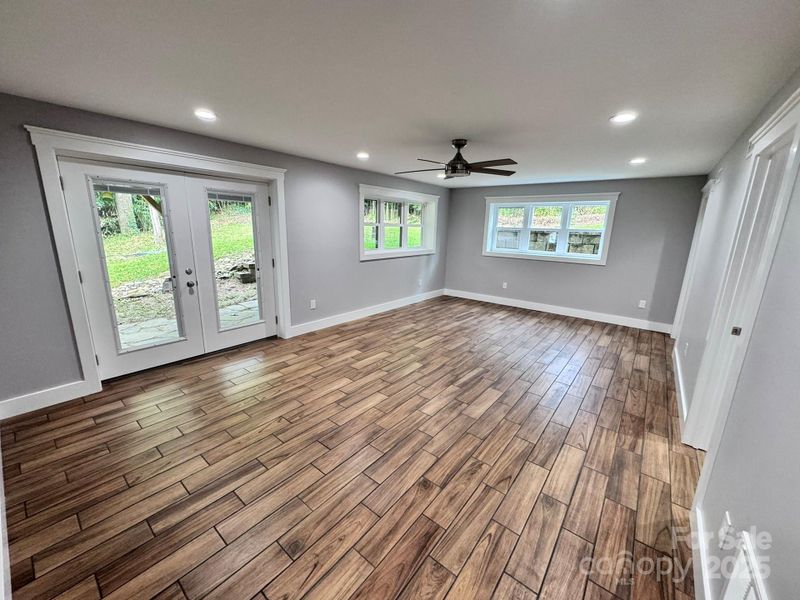 Spacious, unfurnished interior of a new home in , Asheville (Image 19).