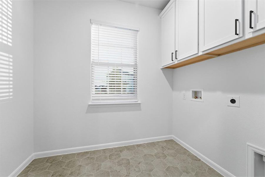 Spacious, unfurnished interior of a new home in Green Meadows, Celina (Image 12).