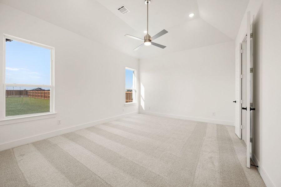 Spacious, unfurnished interior of a new home in Settlers Glen, New Fairview (Image 31). Spacious, unfurnished interior of a new home in Settlers Glen, New Fairview (Image 31).