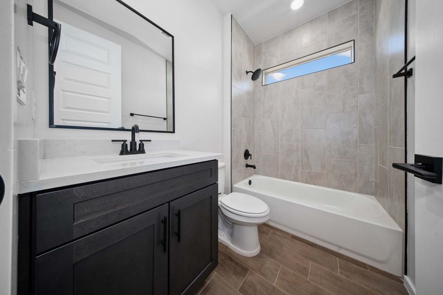 Representative furnished interior of a home built from the Prado by Hakes Brothers in Paseo Del Este, El Paso (Image 10).