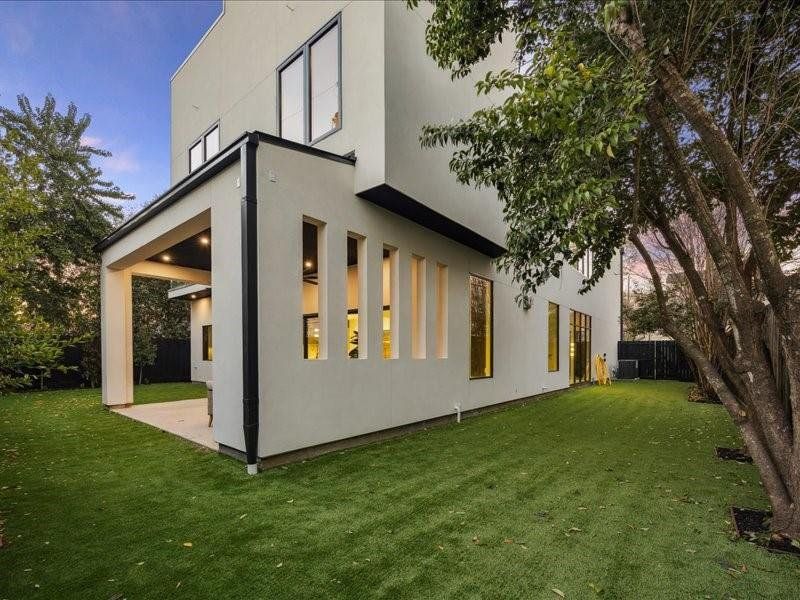 A built-in gas line offers easy installation for a backup generator and outdoor kitchen, enhancing comfort and functionality.