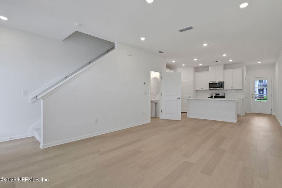 Spacious, unfurnished interior of a new home in Silver Landing at SilverLeaf, St. Augustine (Image 15).