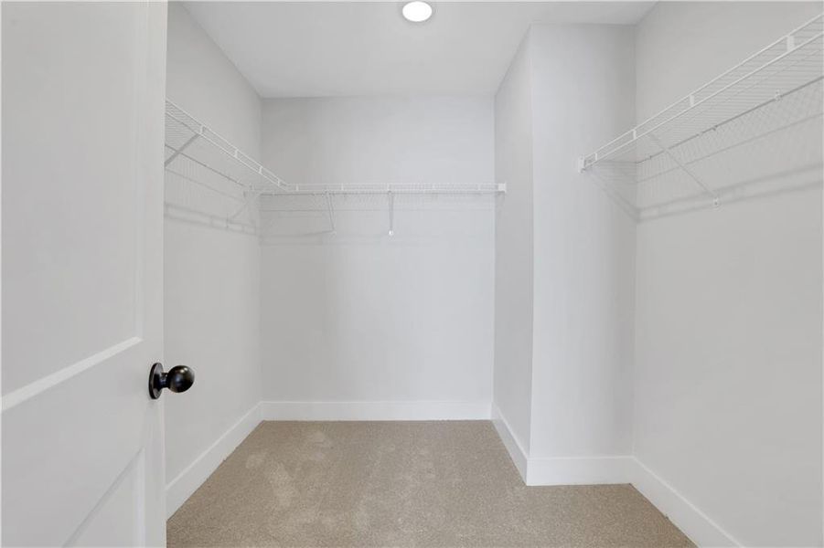 Spacious, unfurnished interior of a new home in Cambridge, Flowery Branch (Image 15).