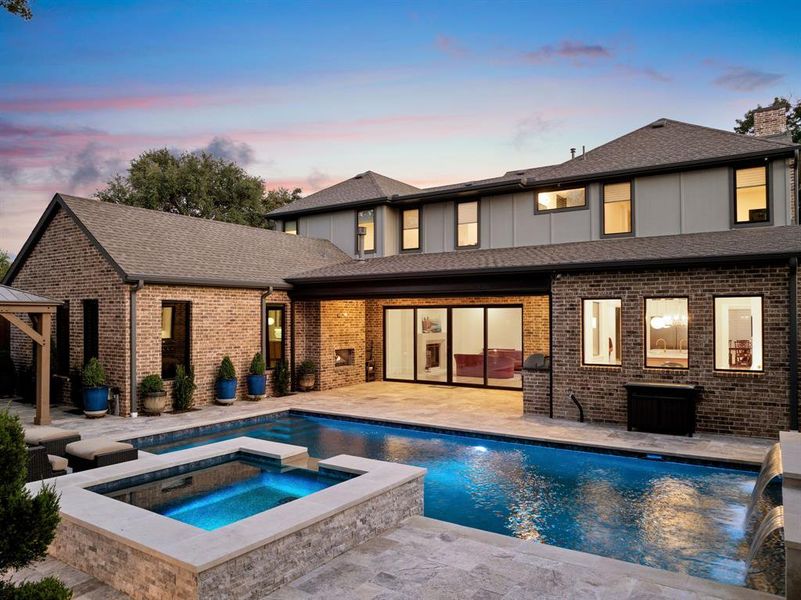 Community amenities in , Dallas (Image 24). Community amenities in , Dallas (Image 24).