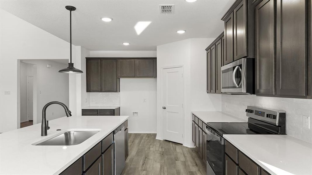 3401 Western - Kitchen (3)