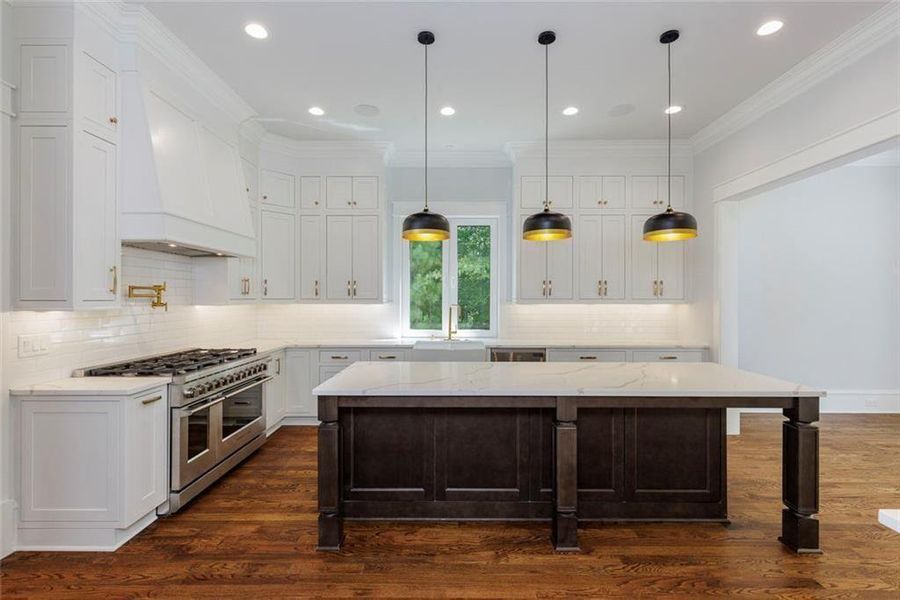 Furnished interior view inside a new home in , Roswell (Image 14).