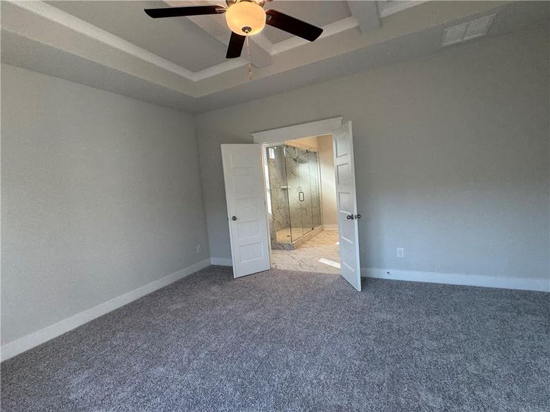 Spacious, unfurnished interior of a new home in Rosewood Lake Preserve, Hoschton (Image 21).