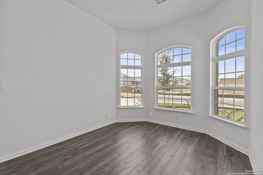 Spacious, unfurnished interior of a new home in Stillwater Ranch, San Antonio (Image 18). Spacious, unfurnished interior of a new home in Stillwater Ranch, San Antonio (Image 18).