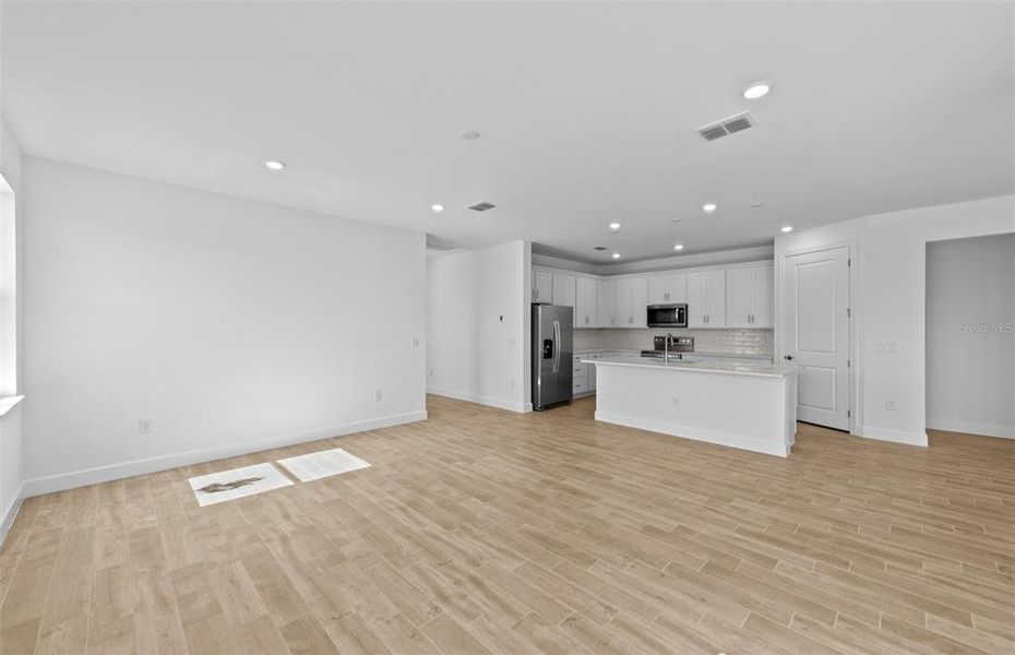 Spacious, unfurnished interior of a new home in Legacy Groves, Nokomis (Image 16).