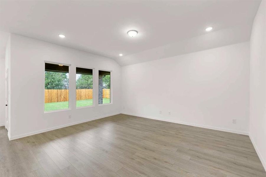 Spacious, unfurnished interior of a new home in Monticello Park, Princeton (Image 15).