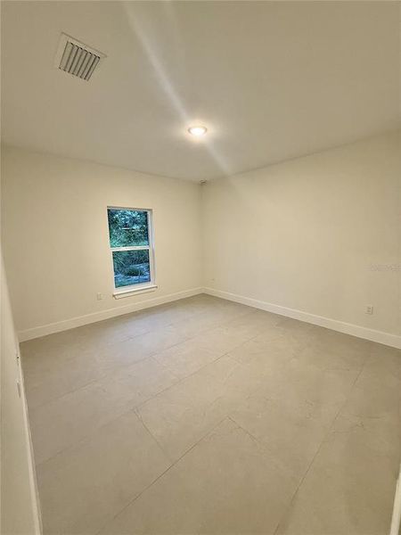 Spacious, unfurnished interior of a new home in , Venice (Image 8).