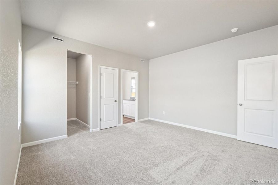 Spacious, unfurnished interior of a new home in Wolf Creek Run, Strasburg (Image 10). Spacious, unfurnished interior of a new home in Wolf Creek Run, Strasburg (Image 10).