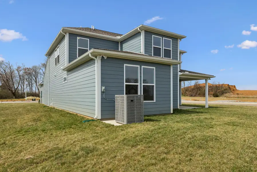 Exterior details and patio area of a home in Glenview Farms, Murfreesboro (Image 30).
