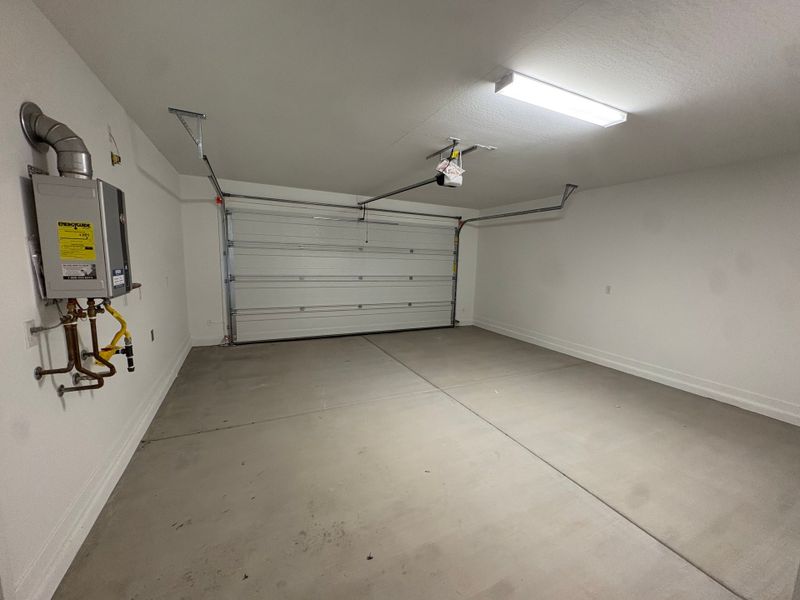 Spacious, unfurnished interior of a new home in Harvest at Citrus Park, Goodyear (Image 5).