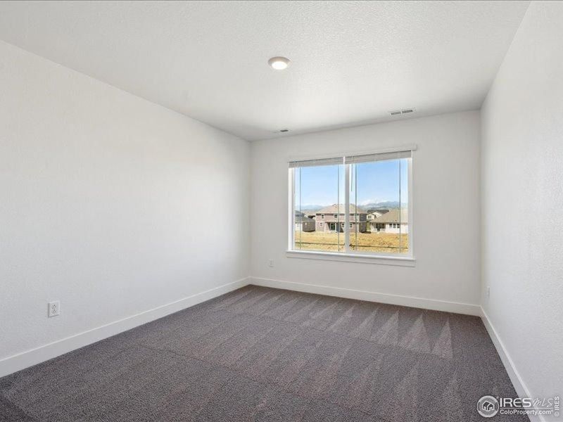 Spacious, unfurnished interior of a new home in Vantage, Berthoud (Image 19).