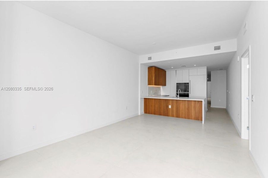 Spacious, unfurnished interior of a new home in , Miami (Image 9).