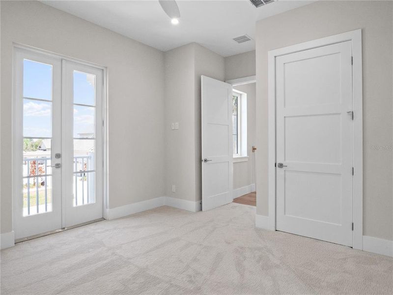 Spacious, unfurnished interior of a new home in , Oakland (Image 60).