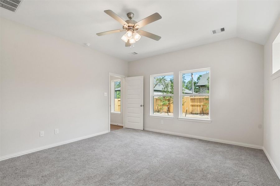 Image 5 of a home in The Woodlands Hills. Image 5 of a home in The Woodlands Hills.