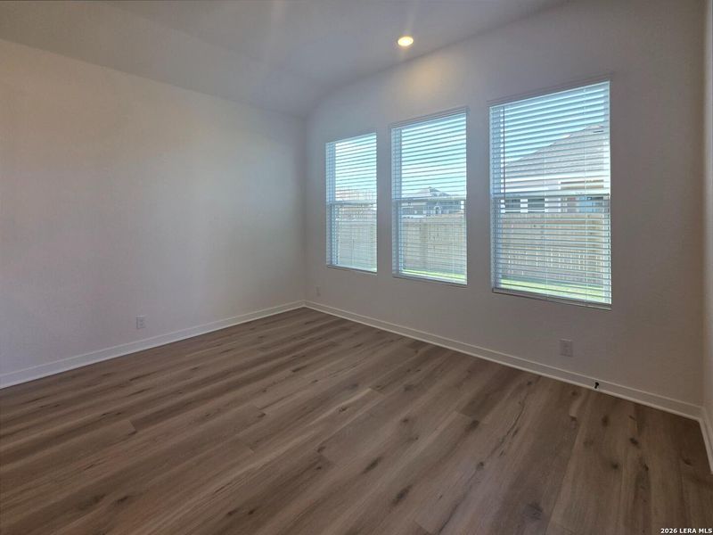 Spacious, unfurnished interior of a new home in Saddlebrook Ranch, Schertz (Image 20).