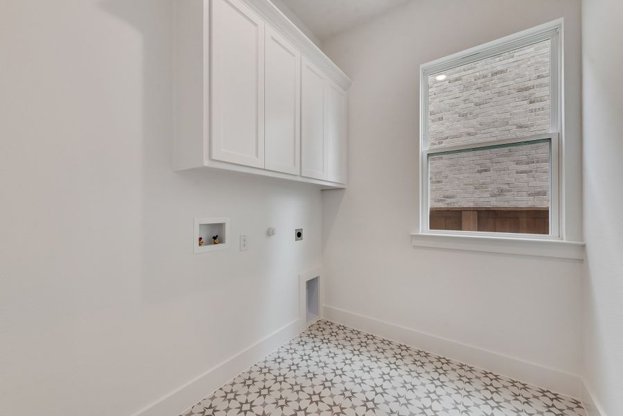 Spacious, unfurnished interior of a new home in Fields - 40' Lots, Frisco (Image 23). Spacious, unfurnished interior of a new home in Fields - 40' Lots, Frisco (Image 23).