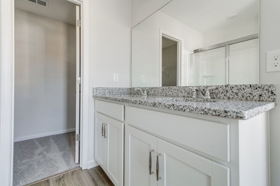 Image 29 of a home in Astoria.