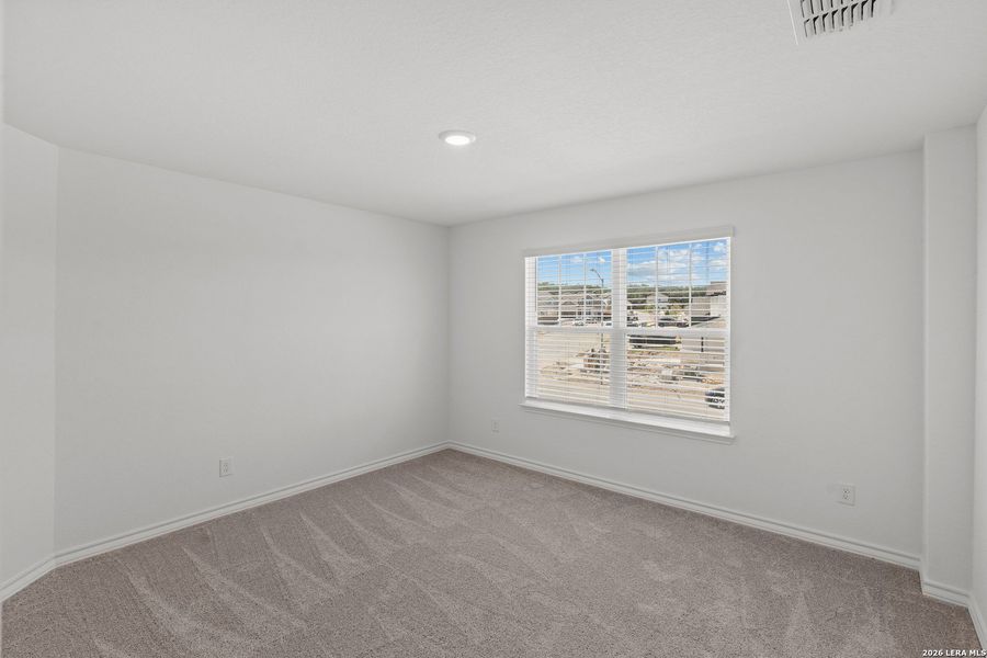 Spacious, unfurnished interior of a new home in Davis Ranch, San Antonio (Image 11).
