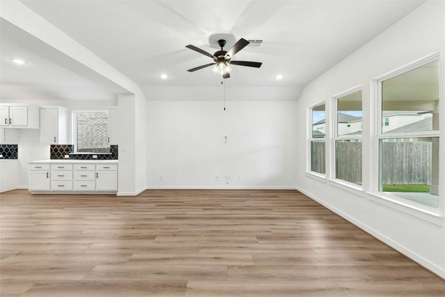 Spacious, unfurnished interior of a new home in University Heights, Round Rock (Image 32). Spacious, unfurnished interior of a new home in University Heights, Round Rock (Image 32).