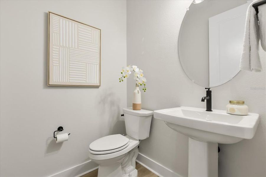 Furnished interior view inside a new home in , Orlando (Image 14).