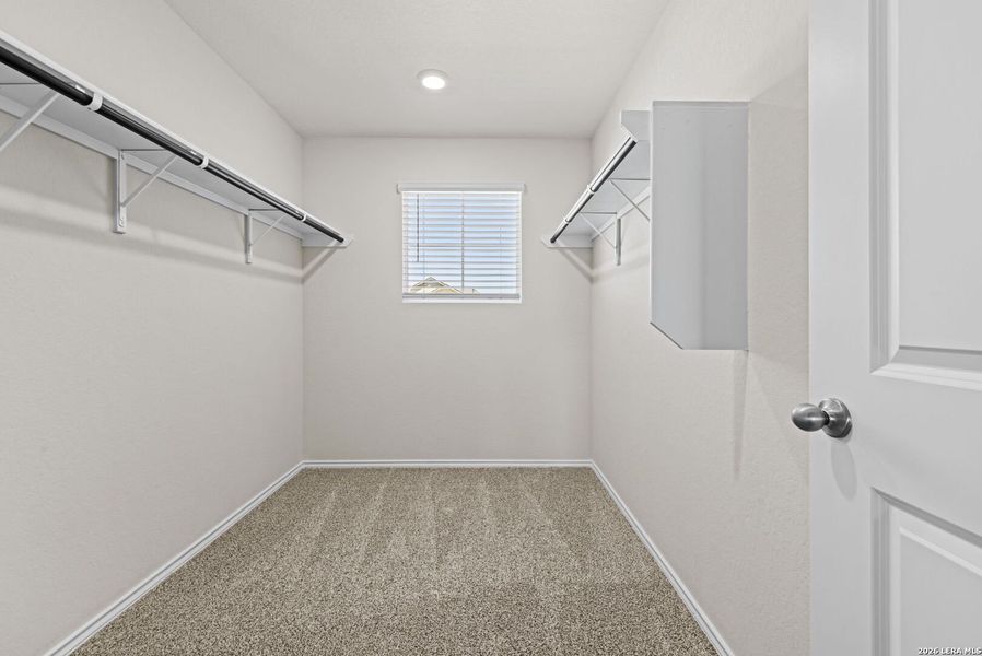 Spacious, unfurnished interior of a new home in Redbird Ranch, San Antonio (Image 16).