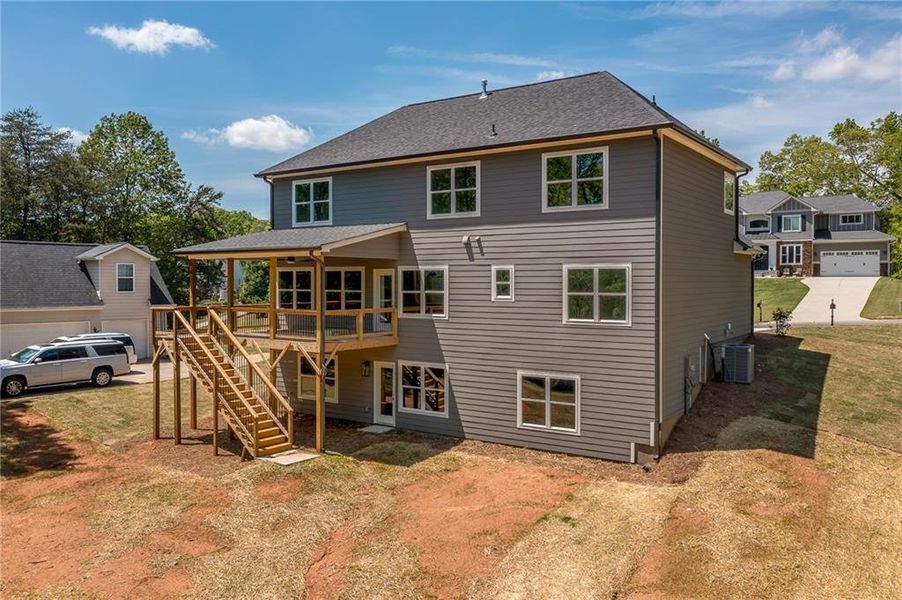 Exterior details and patio area of a home in , Gainesville (Image 4).