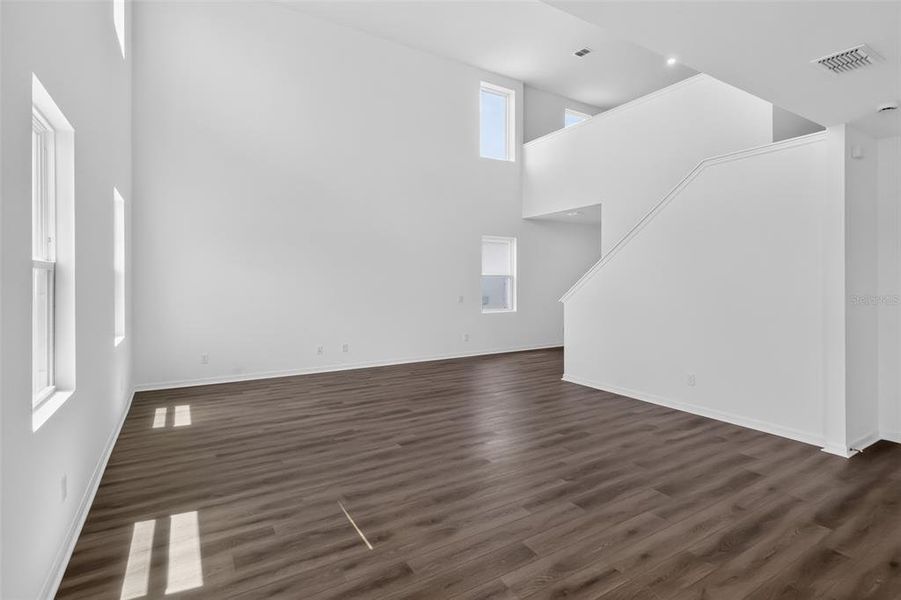 Spacious, unfurnished interior of a new home in , Kissimmee (Image 14).