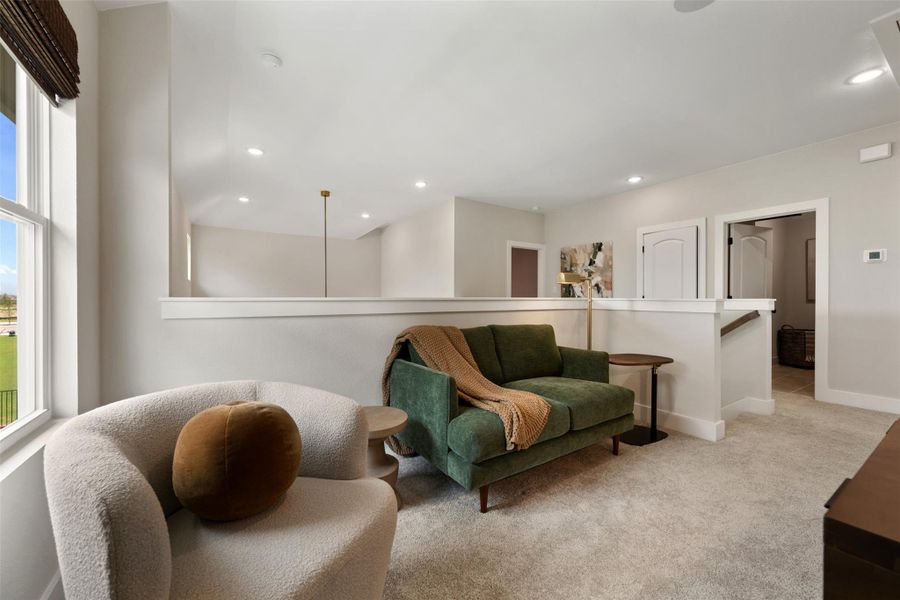 Representative images and renderings are for illustrative purposes. Actual structural options and design finishes of home may vary.