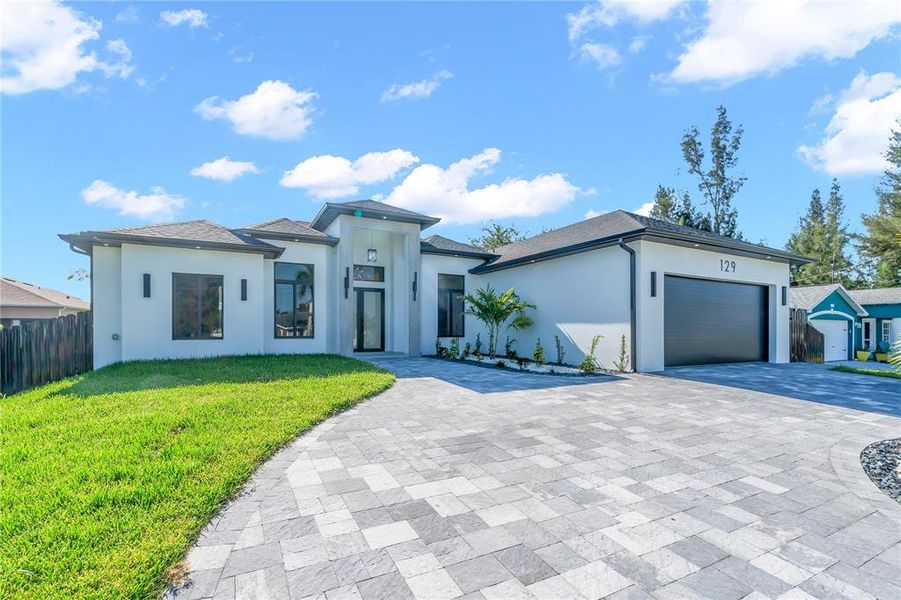Exterior details and patio area of a home in , Cape Coral (Image 35).