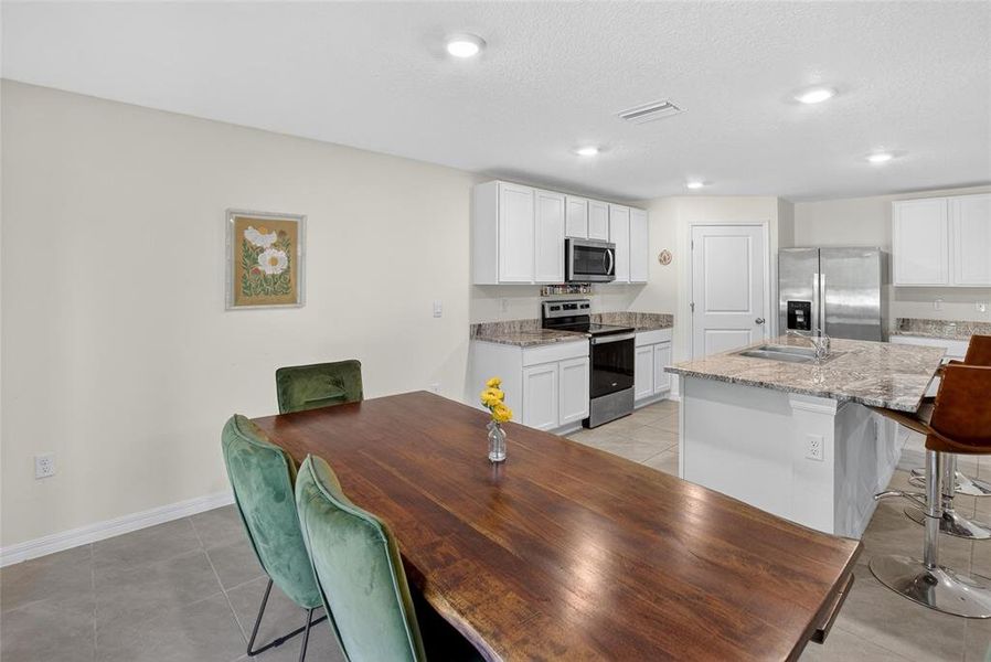 Furnished interior view inside a new home in River Park, Tampa (Image 6).