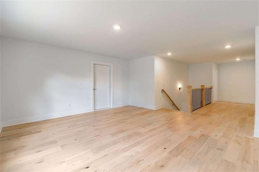 Spacious, unfurnished interior of a new home in , Gainesville (Image 37).