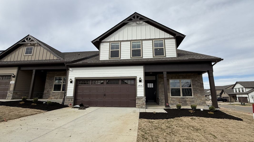 File photo NEW end unit 3/3, 2 car, 2 bedrms down/2 bath, 1 bedrm/bath up, great rm/kitchen, covered back porch, patio/Blinds/stainless pkg/refrigerator/kitchen Tile backsplash/under cabinet lighting/Owners Tile shower/laminate/carpet/tile & more! File photo NEW end unit 3/3, 2 car, 2 bedrms down/2 bath, 1 bedrm/bath up, great rm/kitchen, covered back porch, patio/Blinds/stainless pkg/refrigerator/kitchen Tile backsplash/under cabinet lighting/Owners Tile shower/laminate/carpet/tile & more!