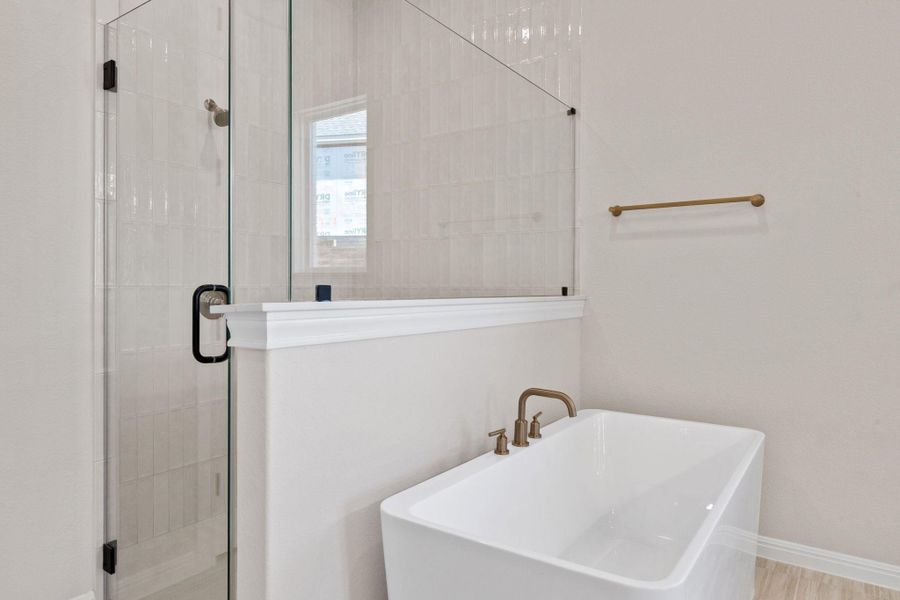 Representative images and renderings are for illustrative purposes. Actual structural options and design finishes of home may vary.