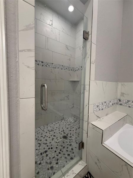 Furnished interior view inside a new home in , Anahuac (Image 10).