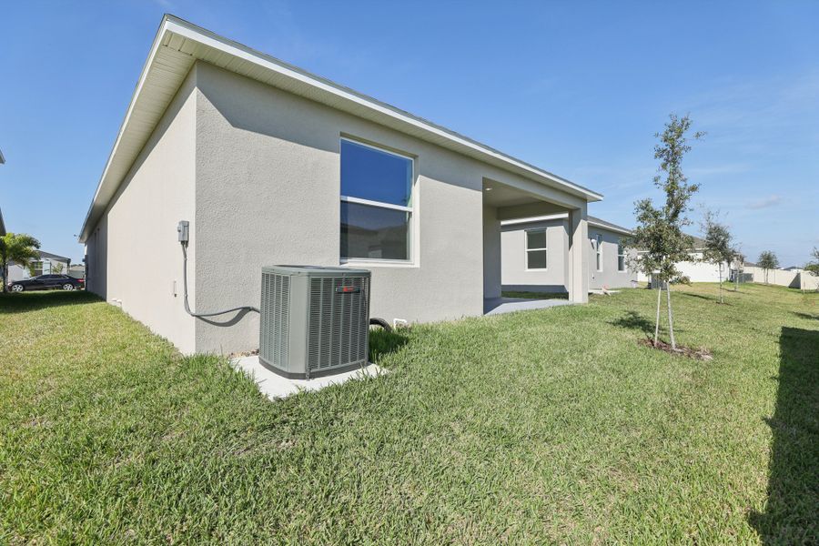 Representative exterior details of a home built from the Vista by Maronda Homes in Heritage Station, Punta Gorda (Image 23).