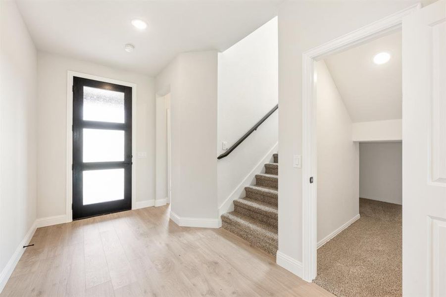 Spacious, unfurnished interior of a new home in Hampton Park, Glenn Heights (Image 18).