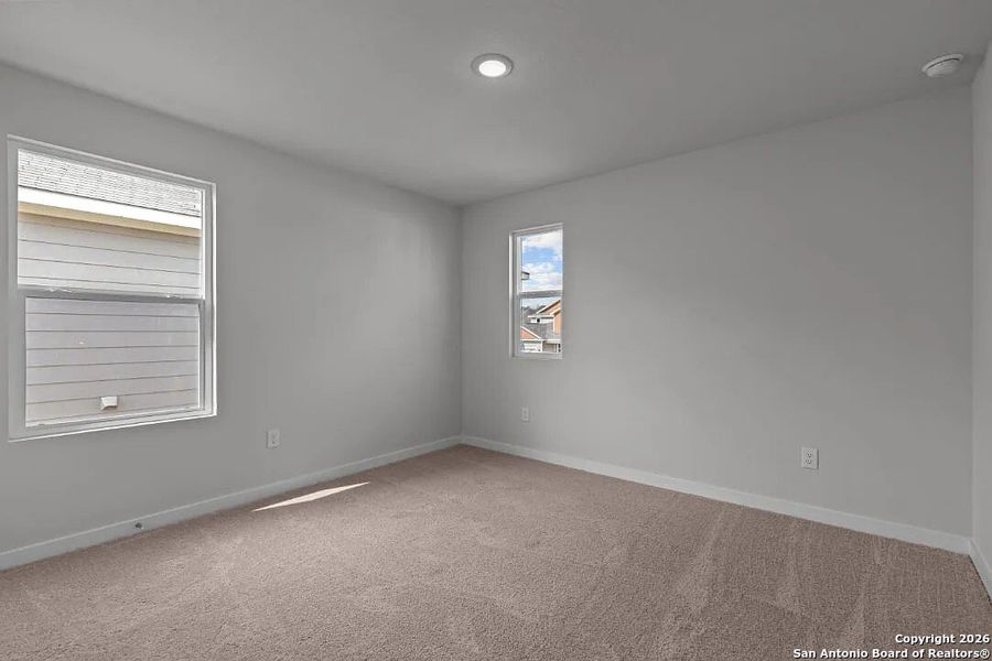 Spacious, unfurnished interior of a new home in Summerlin, San Antonio (Image 17).