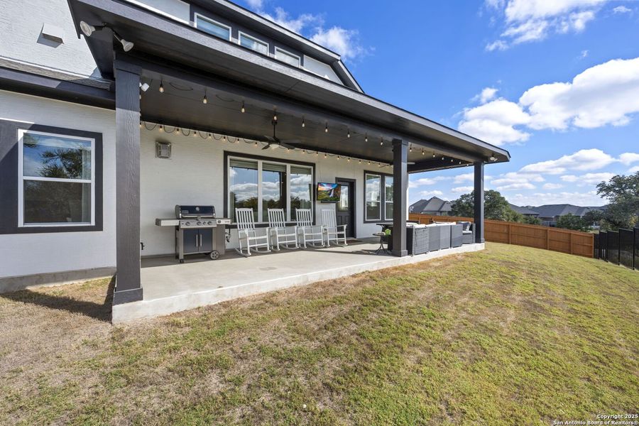 Exterior details and patio area of a home in Meyer Ranch – Legacy Series, New Braunfels (Image 26).
