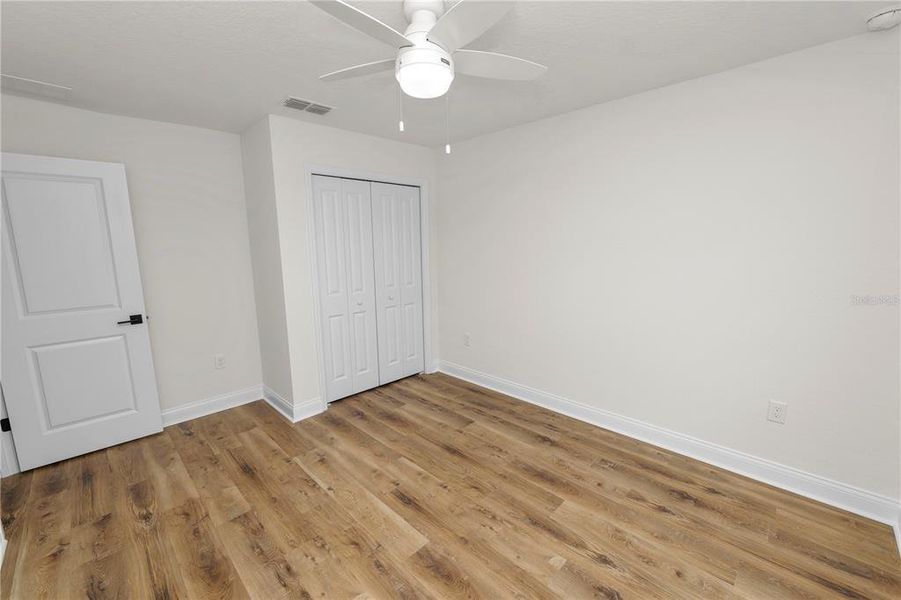 Spacious, unfurnished interior of a new home in , Eagle Lake (Image 23).