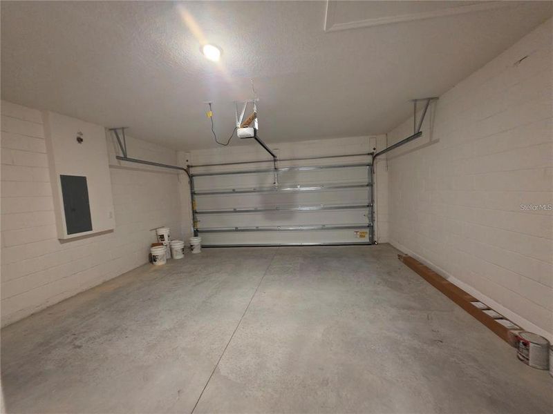 Spacious, unfurnished interior of a new home in Hammock Reserve, Haines City (Image 14).